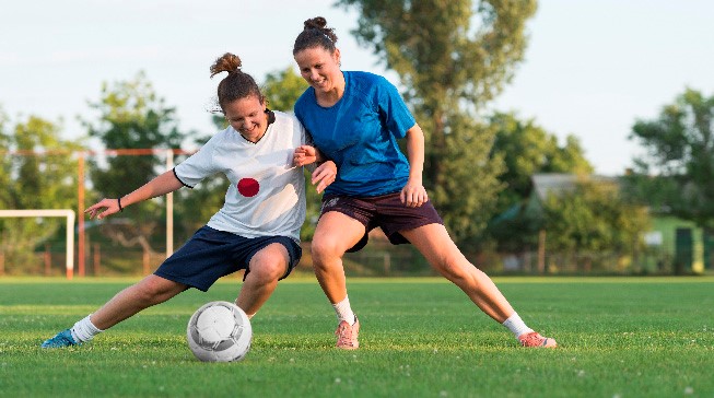 通过造犯规 通过造犯规
